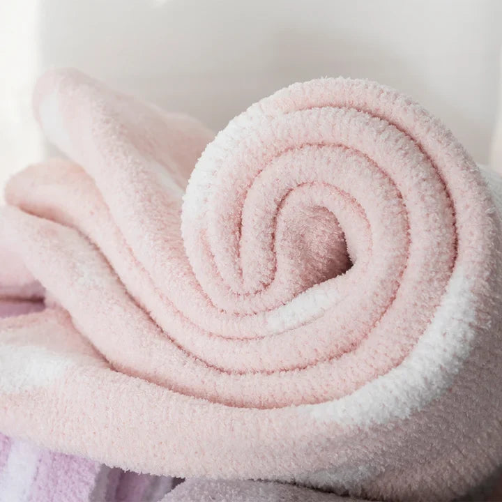 How to Choose a Baby Blanket: Materials, Sizes and Everyday Use